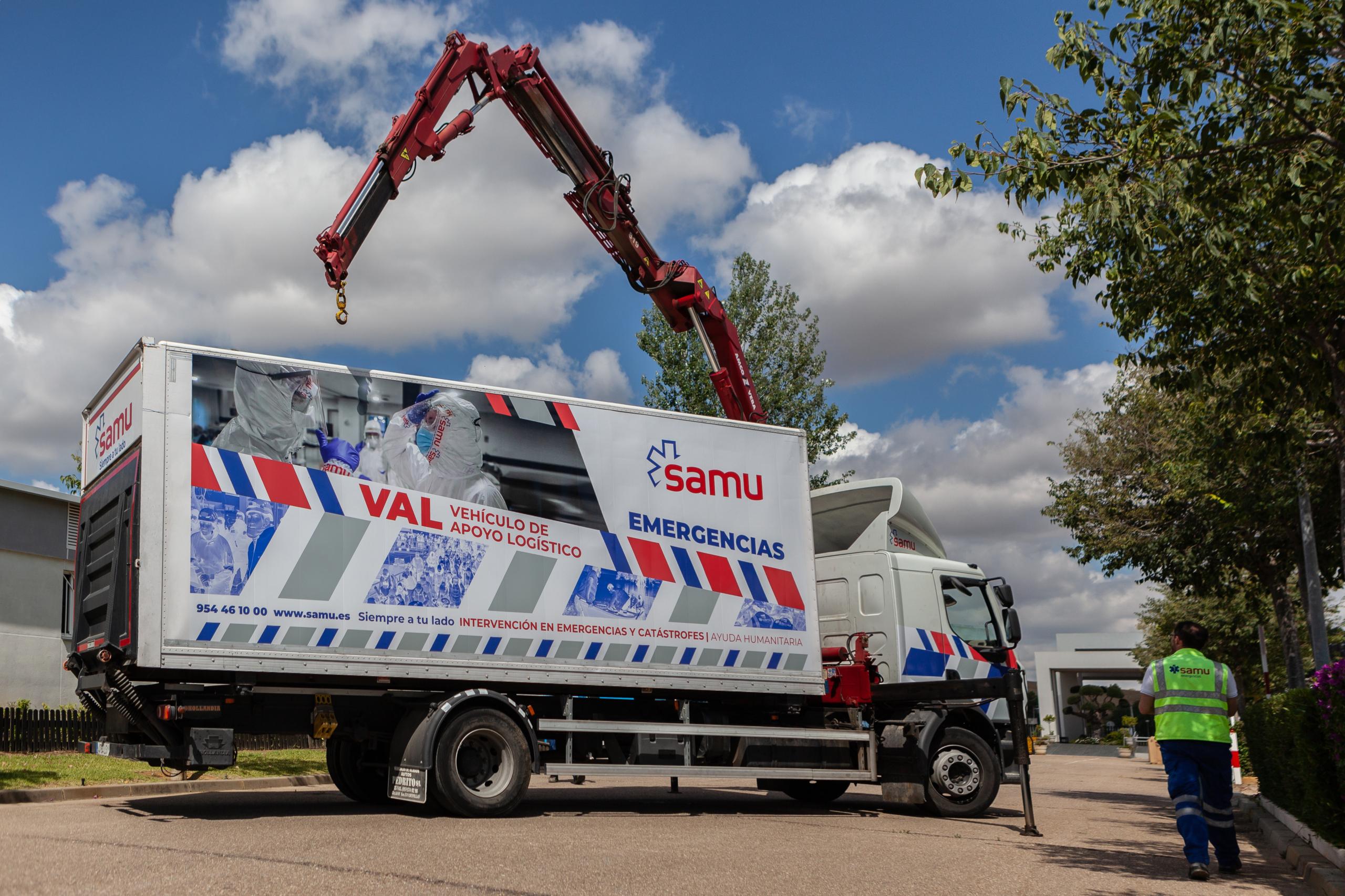 Camión de apoyo logístico de SAMU