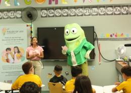 Una de las sesiones del proyecto Smile en en la escuela Juanita Ramírez, en Florida (Puerto Rico).